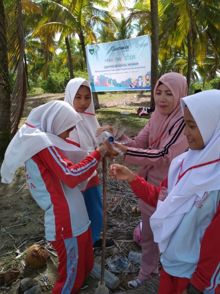Mengintegrasikan Antara Muatan Agama Dan Stem Di Smp N Sutera Pesisir Selatan