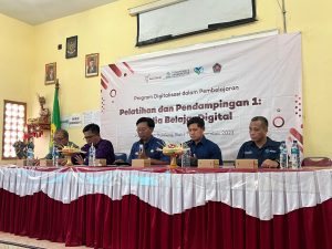 Pembukaan Pelatihan Hybrid di SMPN 2 Singaraja